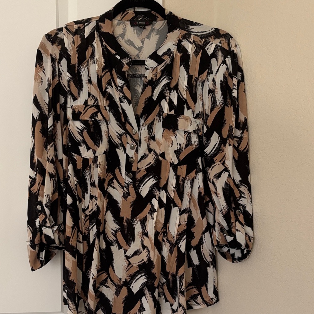 Cocomo Black and Tan Abstract Blouse
